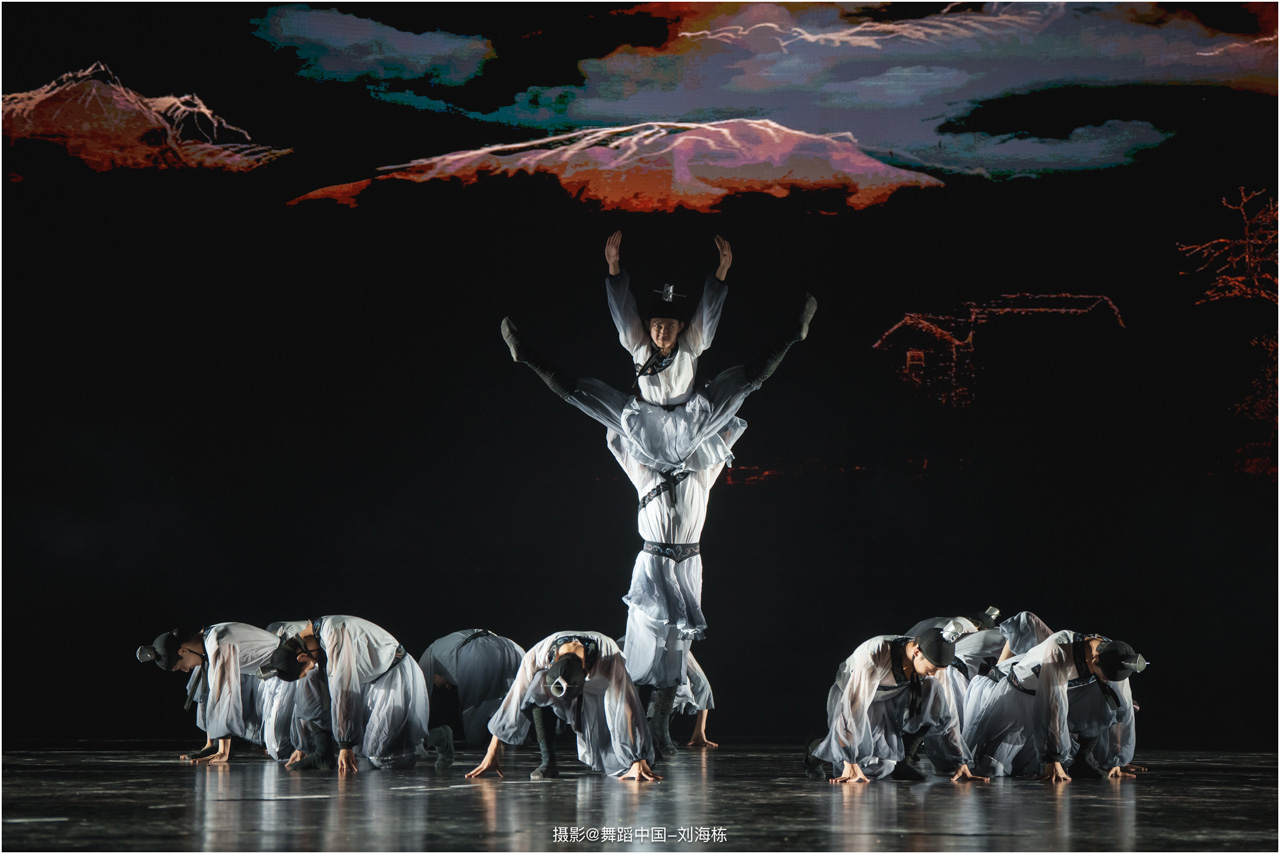 1751435372119451.jpg 022 2025.06.25 株洲市第八中学第十六届梦航艺术展演《长歌逐梦 美润芳华》摄影@舞蹈中国-刘海栋.jpg